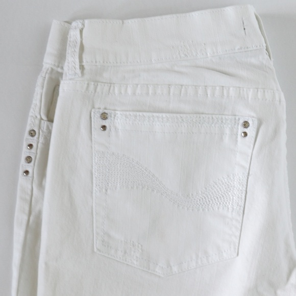 WHBM White Jean Capri - Picture 3 of 5
